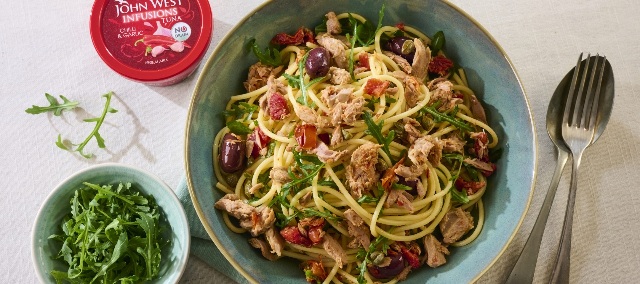Spaghetti with Chilli and Garlic Tuna, Olives and Rocket – John West Ireland